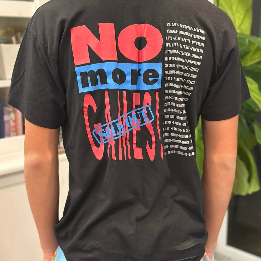 Vintage 1990s New Kids on the Block Concert Black Graphic T-Shirt w/ Band Print - Picture 3 of 5